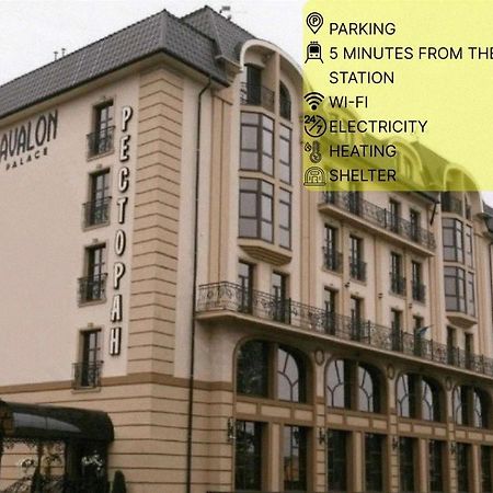 Avalon Palace テルノーピリ エクステリア 写真